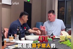 战神！刘玉栋：我当年跟腱断了还跑了两个回合，现在球员一碰就倒视频封面